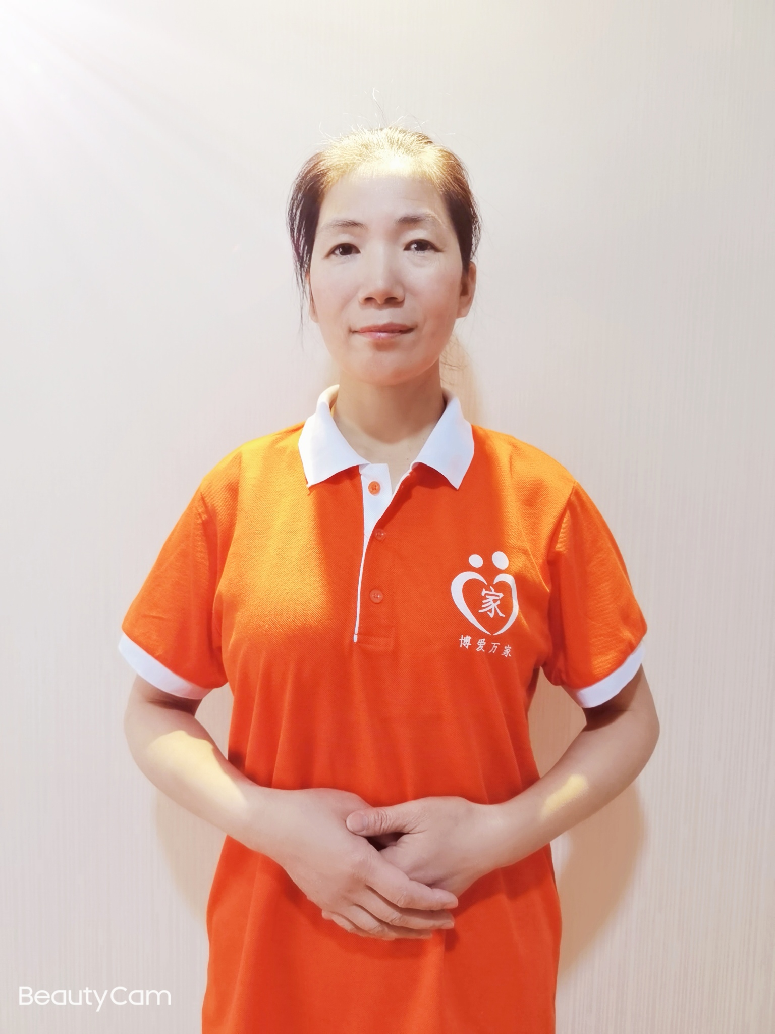 熊静波-高级育儿嫂.jpg